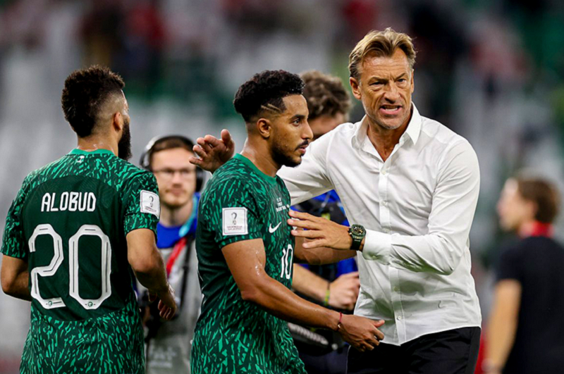thua-indo-huyen-thoai-a-rap-che-hlv-herve-renard-len-bo-xuong-ruong
