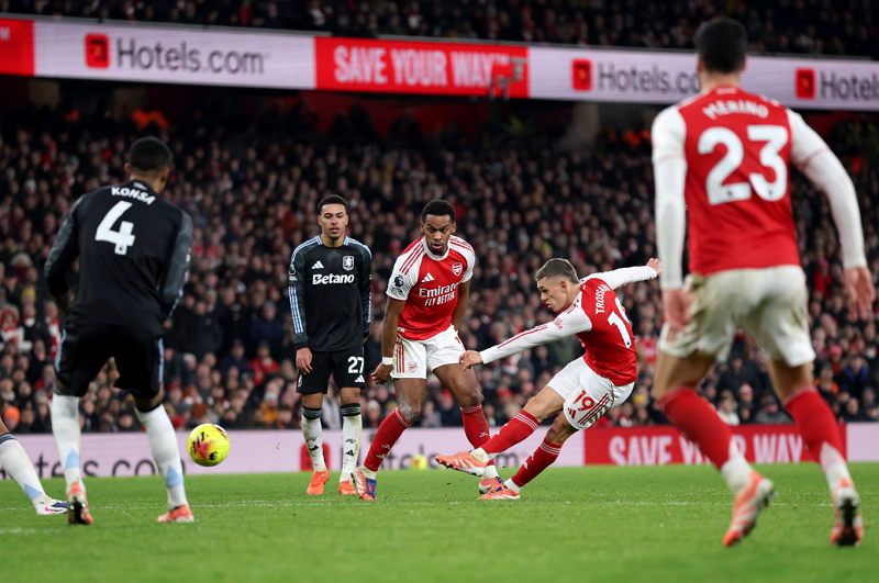 Ba lý do khiến Arsenal hụt bước trên sân Gtech